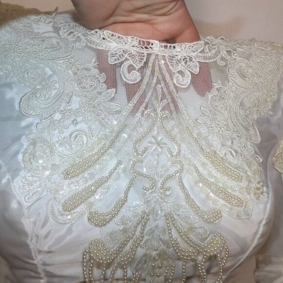 Vintage WEDDING Dress, 0 Petite, Satin/Beaded, Removable Bustle, long sleeve - Picture 6 of 15